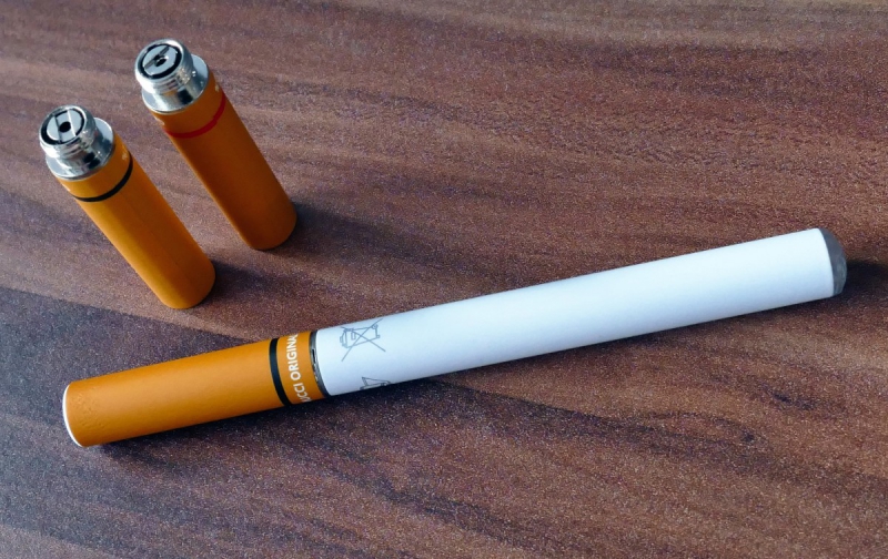 e-cigarette-GATTIERES-min_electronic_cigarette_e_cigarette_nicotine_vapor_vaporizer_smoke_tobacco-663282
